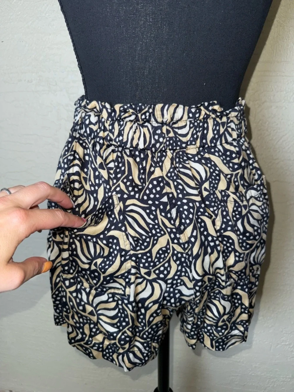 Omika Boho Print Ruffle Shorts XS Tie Waist Festival‎ Coastal Chic